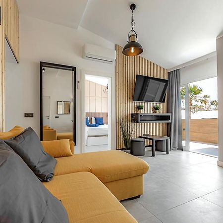 Apart Luxury Apartment In Island Village. Адехе Экстерьер фото
